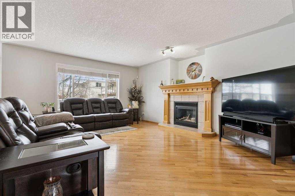 115 Cove Crescent, Chestermere, Alberta  T1X 1J5 - Photo 5 - A2299320