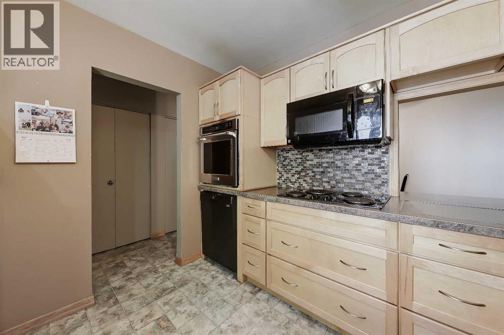 4315 Charleswood Drive Nw, Calgary, Alberta T2L 2E3 - Photo 5 - A2322109