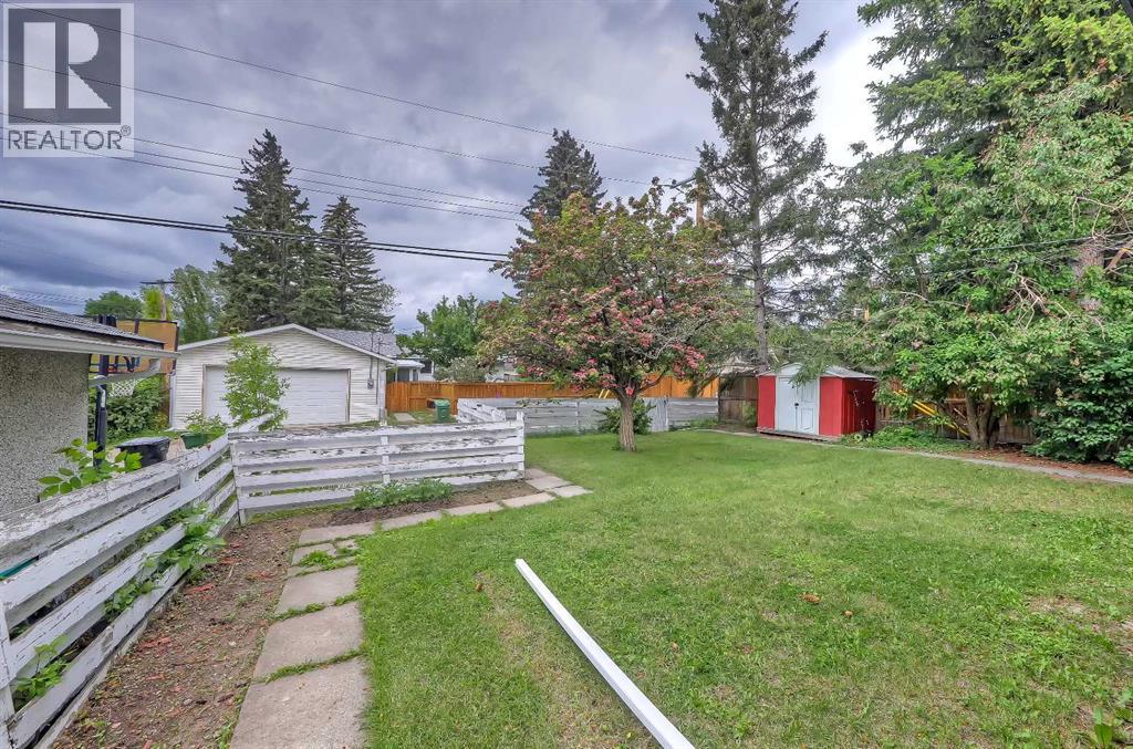 4315 Charleswood Drive Nw, Calgary, Alberta T2L 2E3 - Photo 29 - A2322109