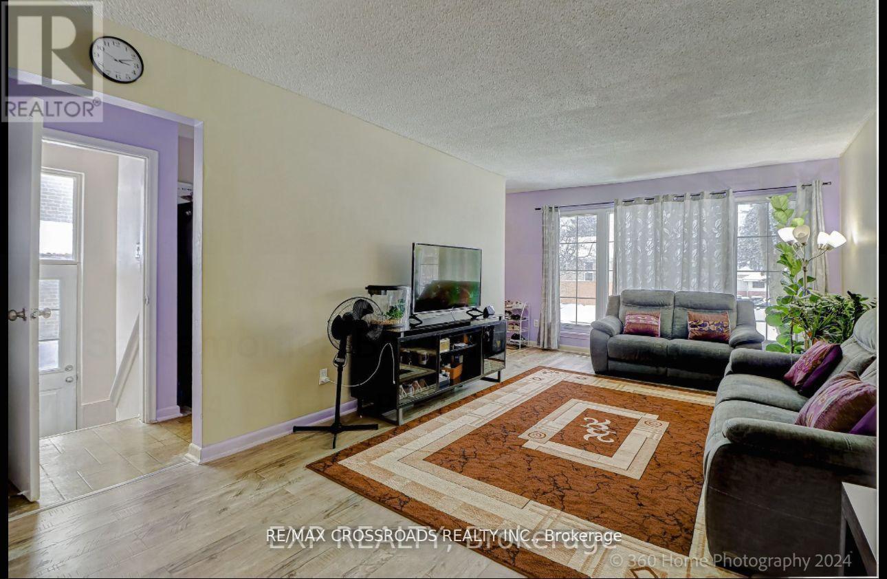 51 SANTAMONICA BOULEVARD S, Toronto, Ontario
