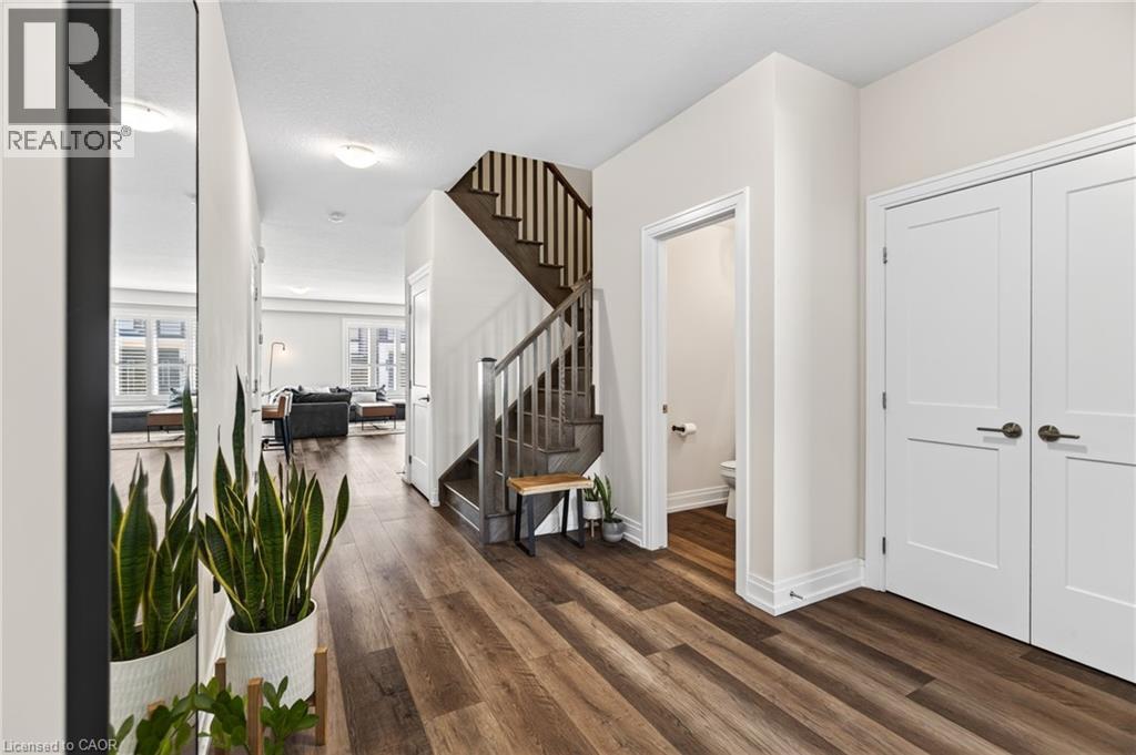 26 Granite Ridge Trail, Waterdown, Ontario  L8B 1Y4 - Photo 3 - 40852430