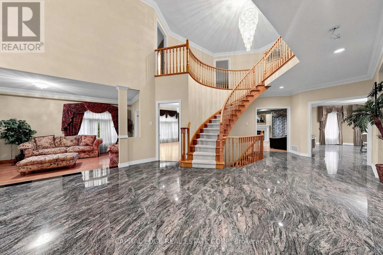 5298 Roanoke Court, Mississauga, Ontario  L5M 5H8 - Photo 5 - W13622708