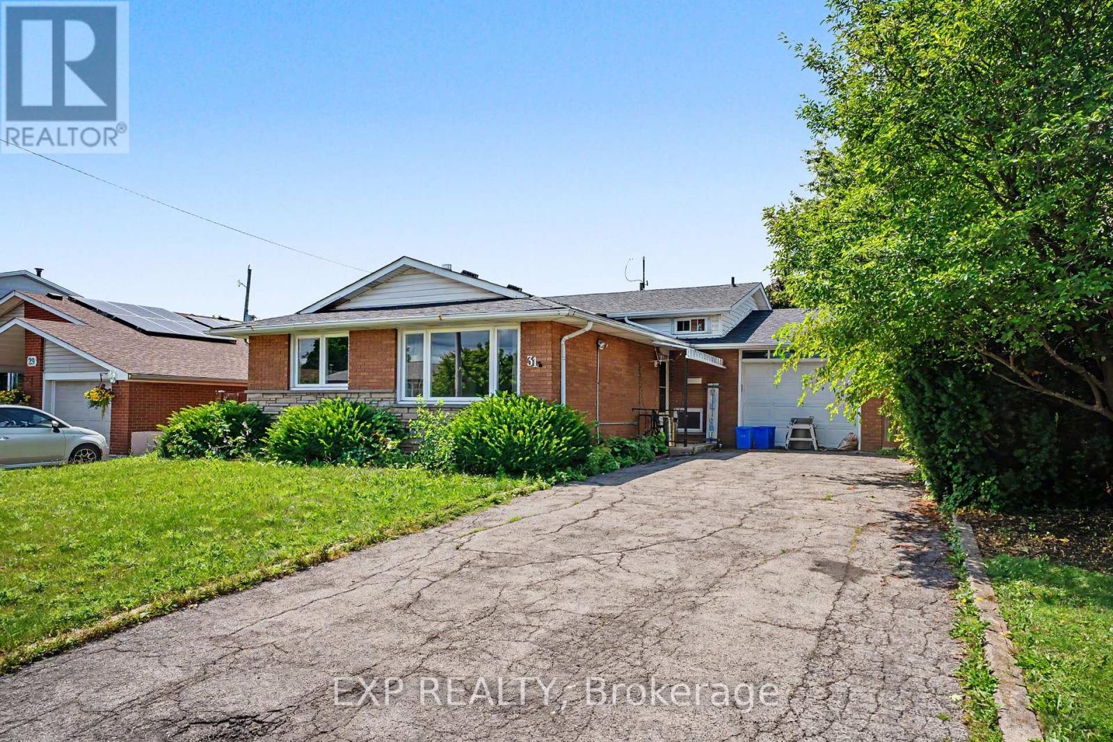 31 Darlington Drive, Hamilton, Ontario  L9C 2L8 - Photo 2 - X13622786