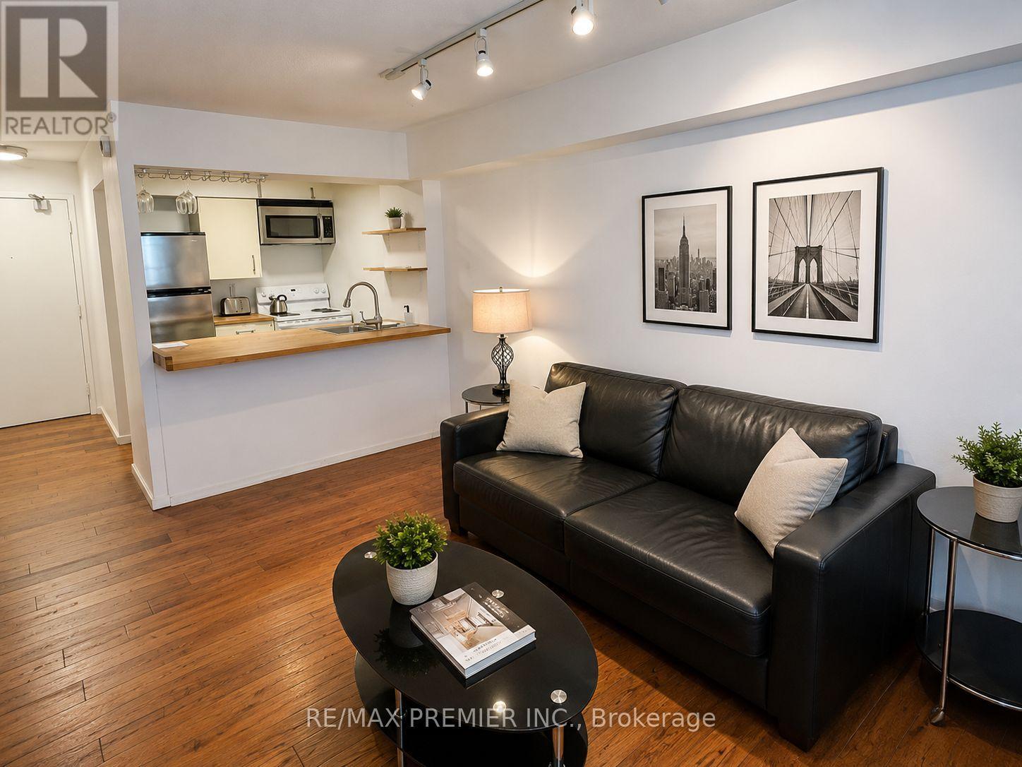 718 - 80 St Patrick Street, Toronto, Ontario  M5T 2X6 - Photo 2 - C13515148