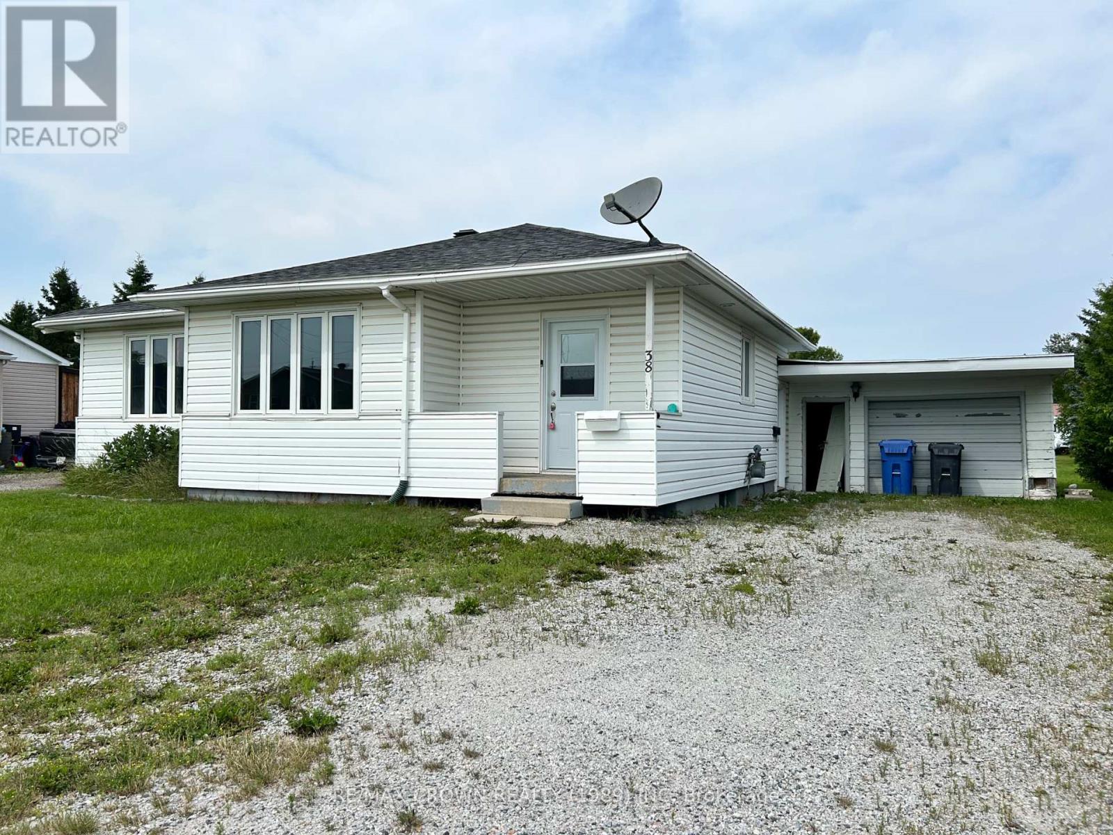 38 Cournoyer Street, Kapuskasing, Ontario  P5N 2N3 - Photo 4 - T13144518