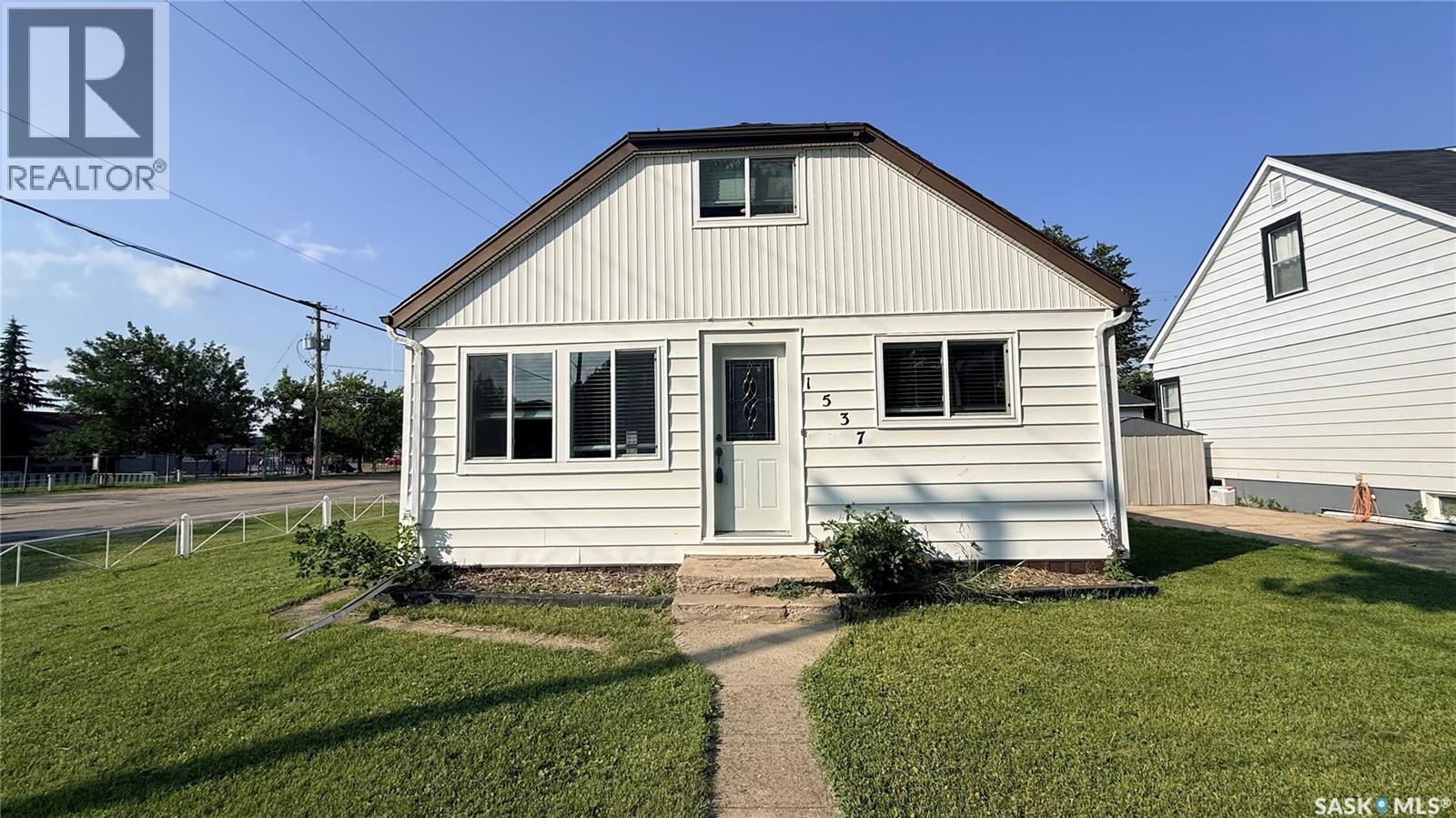 1537 Second Street, Estevan, Saskatchewan  S4A 2M9 - Photo 2 - SK034565