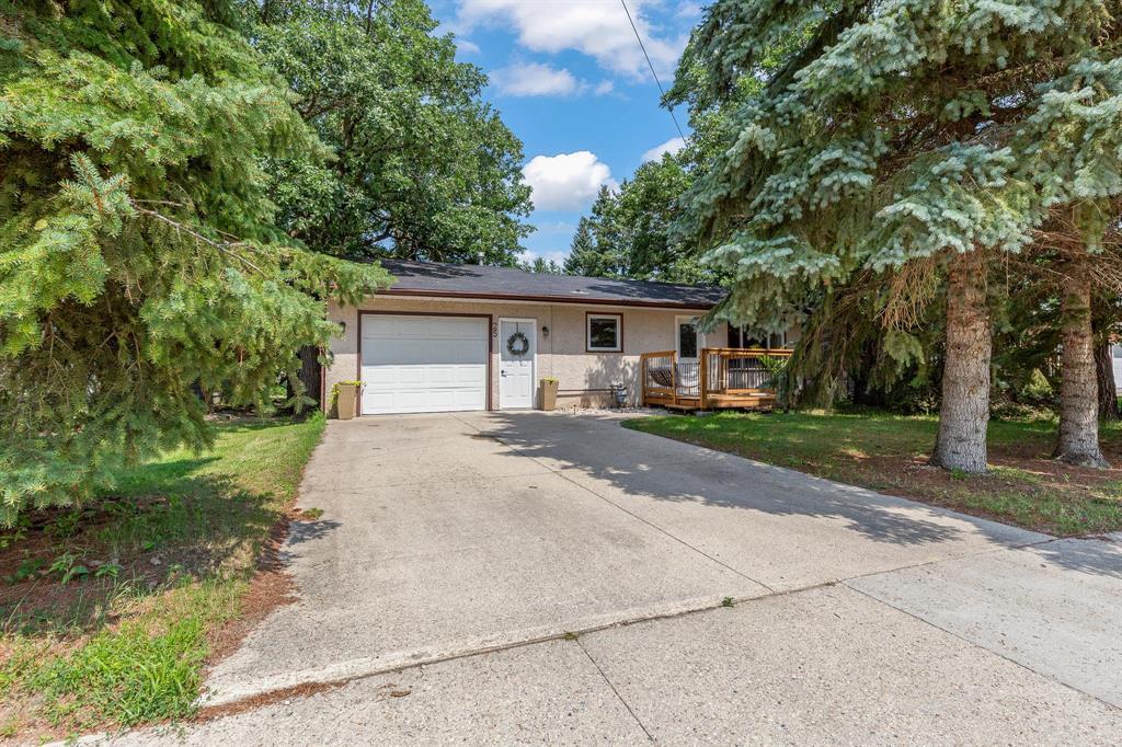 25 Park Street, Grunthal, Manitoba  R0A 0R0 - Photo 0 - 202619078