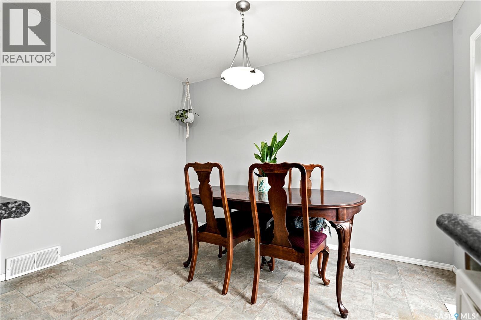 435 Blakeney Crescent, Saskatoon, Saskatchewan S7L 7N5 - Photo 15 - SK044003