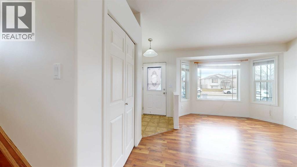 108 Pinnacle Boulevard, Grande Prairie, Alberta  T8W 2V7 - Photo 5 - A2302068