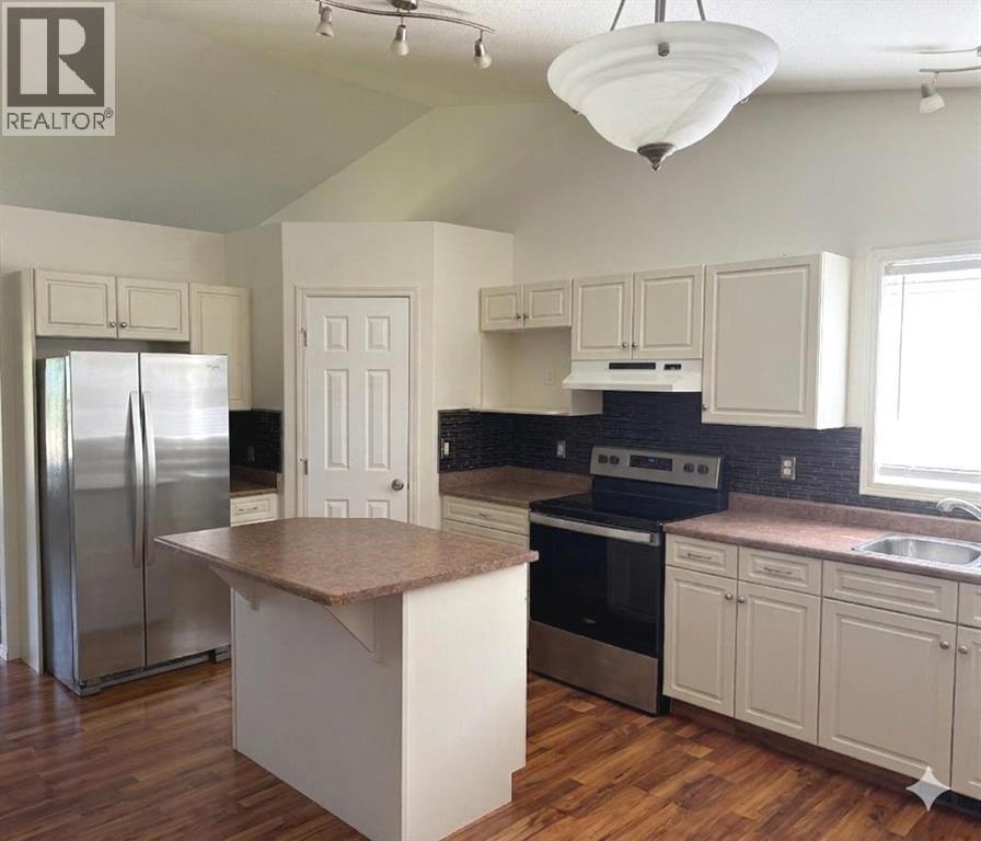 108 Pinnacle Boulevard, Grande Prairie, Alberta  T8W 2V7 - Photo 6 - A2302068