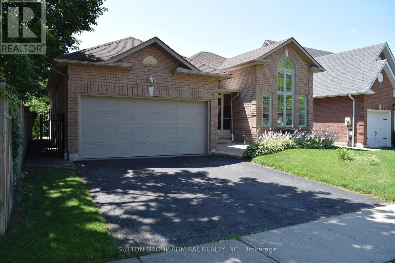 51 Daines Drive, Whitby, Ontario  L1R 2E8 - Photo 2 - E13622922