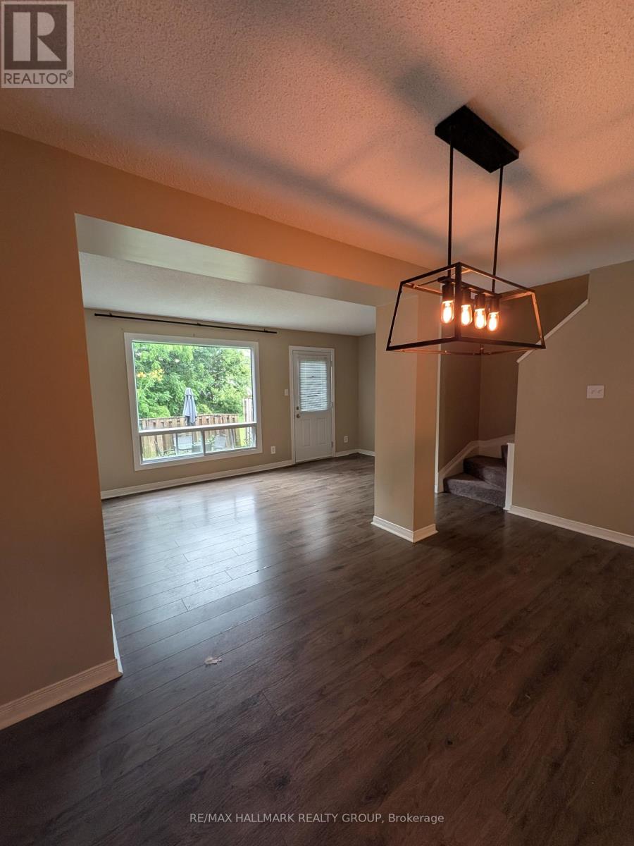 119 Teal Crescent, Ottawa, Ontario  K1E 2C1 - Photo 12 - X12909342