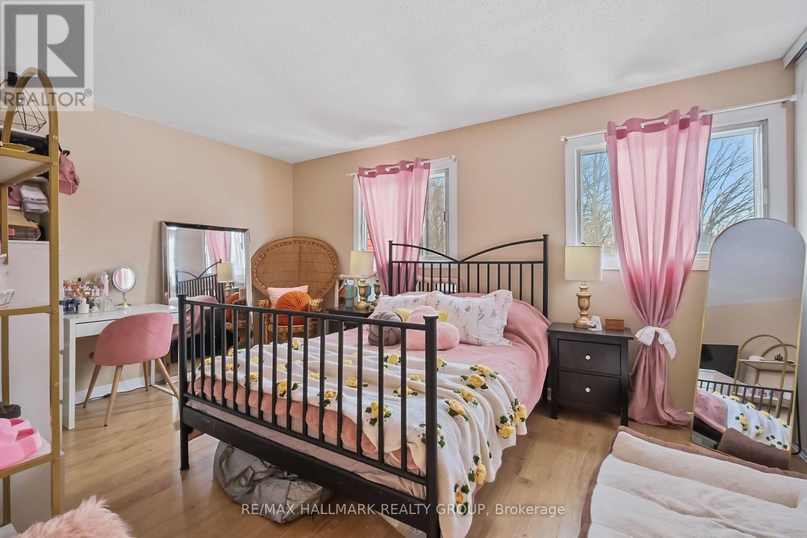 119 Teal Crescent, Ottawa, Ontario  K1E 2C1 - Photo 24 - X12909342