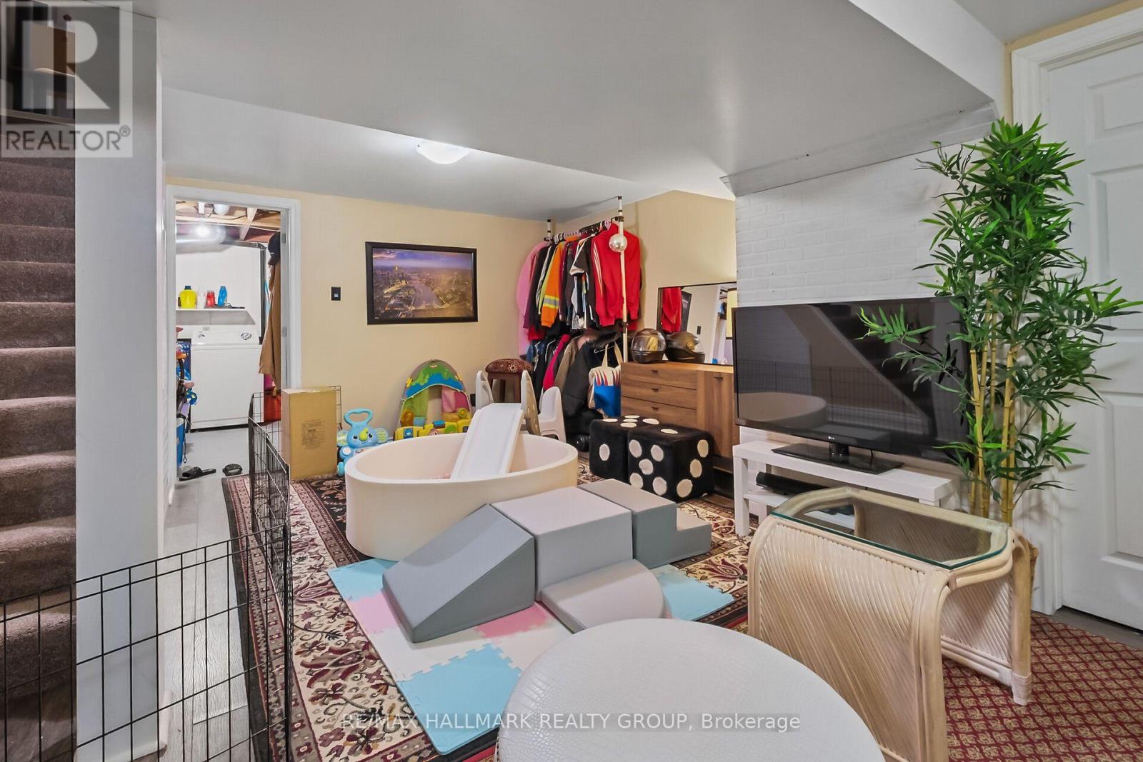 119 Teal Crescent, Ottawa, Ontario  K1E 2C1 - Photo 31 - X12909342