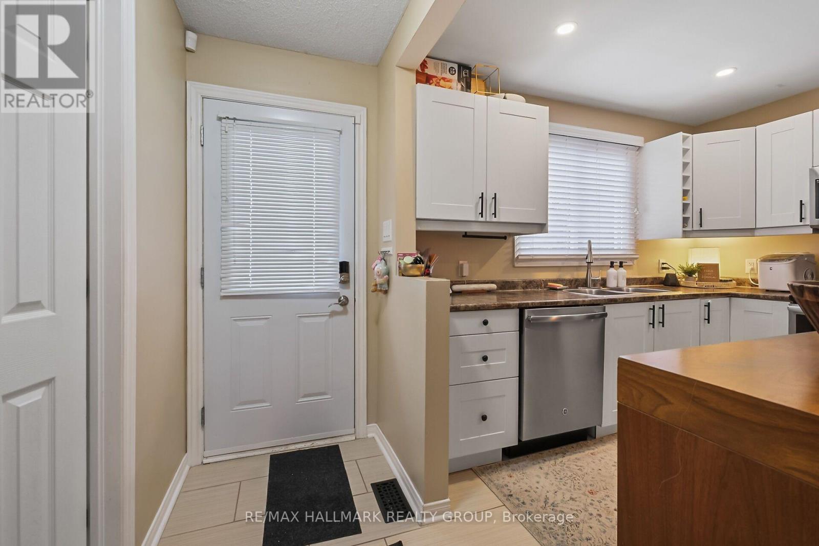 119 Teal Crescent, Ottawa, Ontario  K1E 2C1 - Photo 35 - X12909342