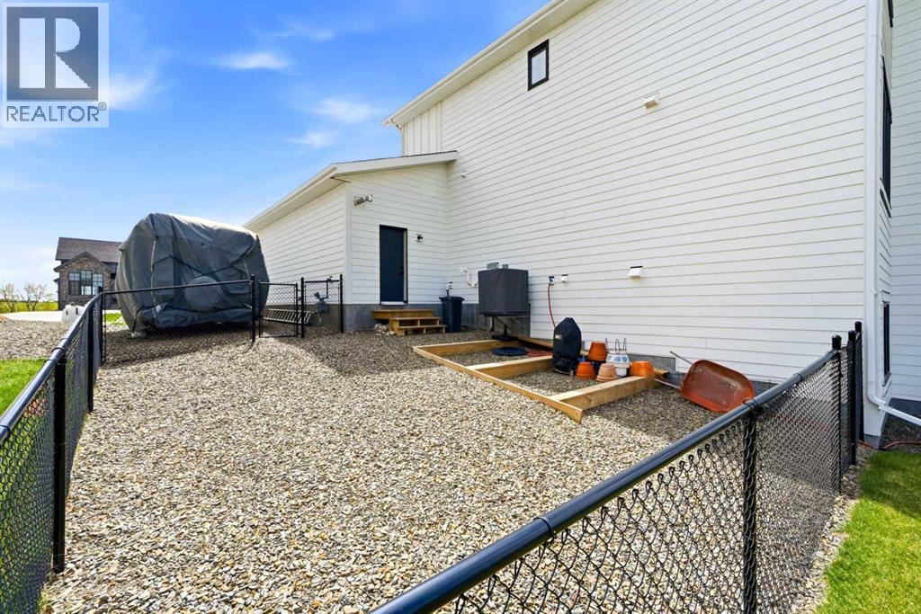 24 Monterra Landing, Cochrane Lake, Alberta  T4C 0G8 - Photo 40 - A2313042