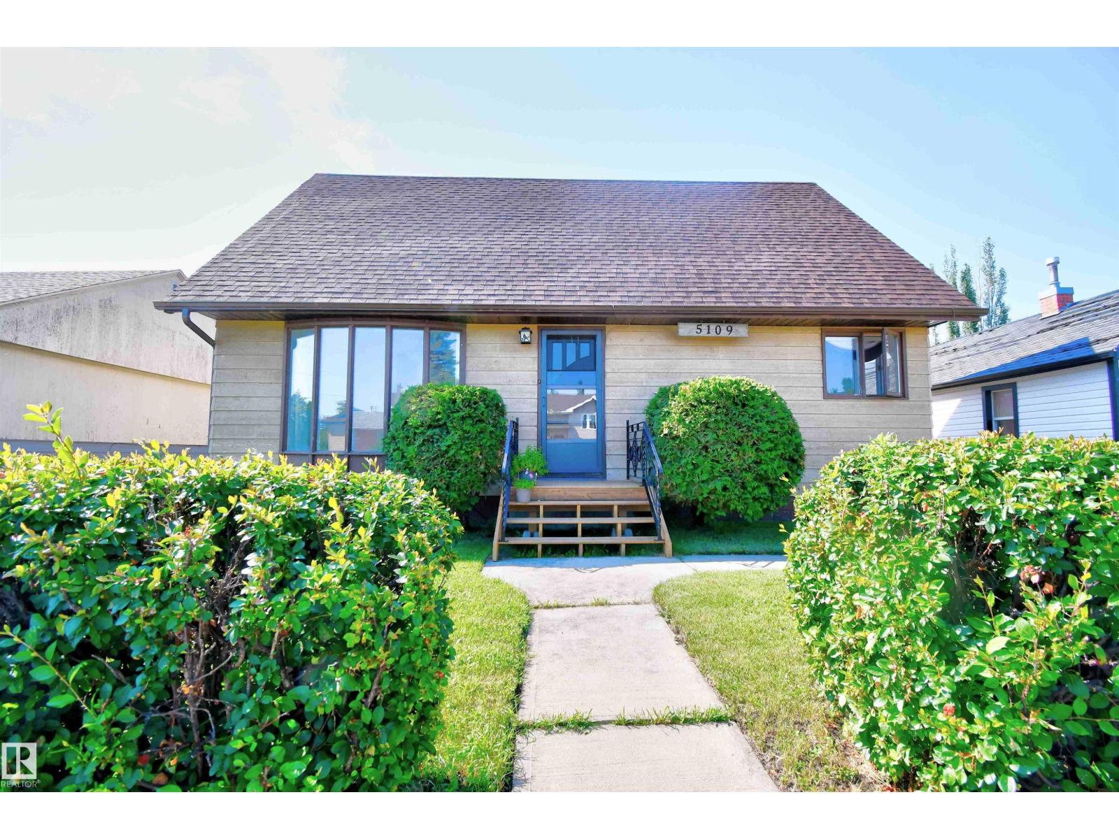 5109 47 AV, St. Paul Town, Alberta