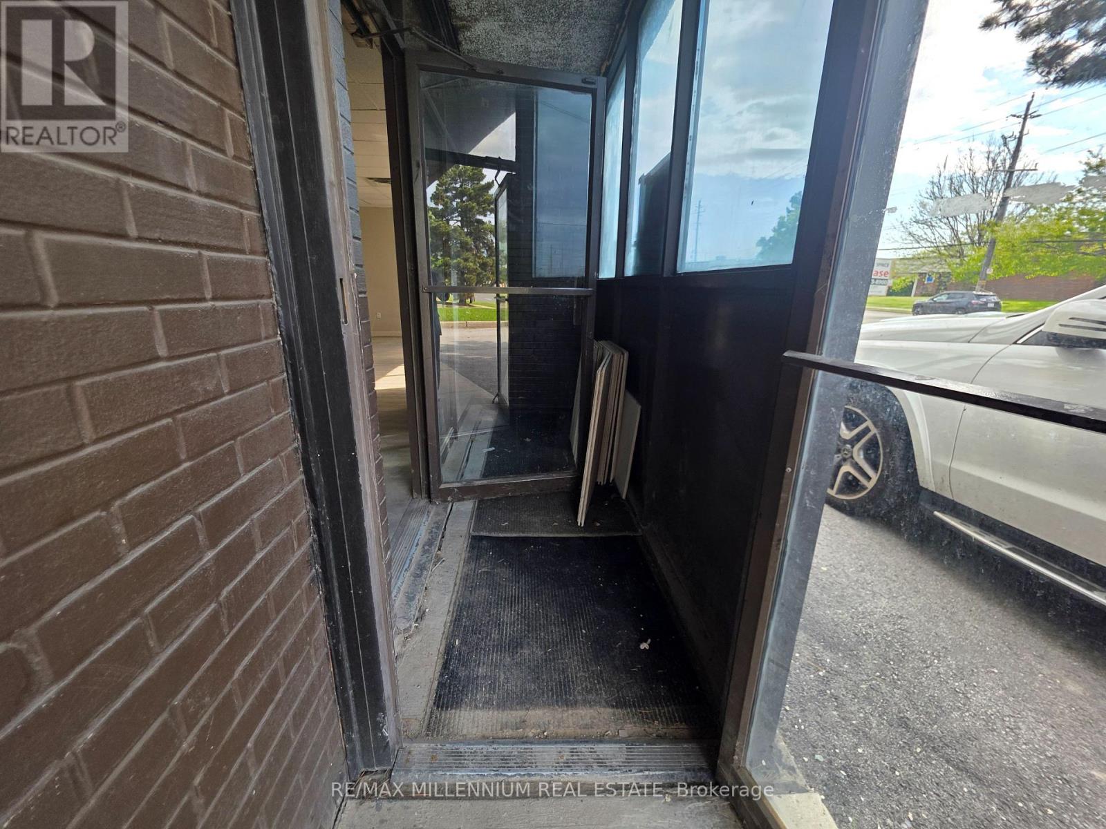 1 - 465 Norfinch Drive, Toronto, Ontario M3N 1Y7 - Photo 17 - W13622720