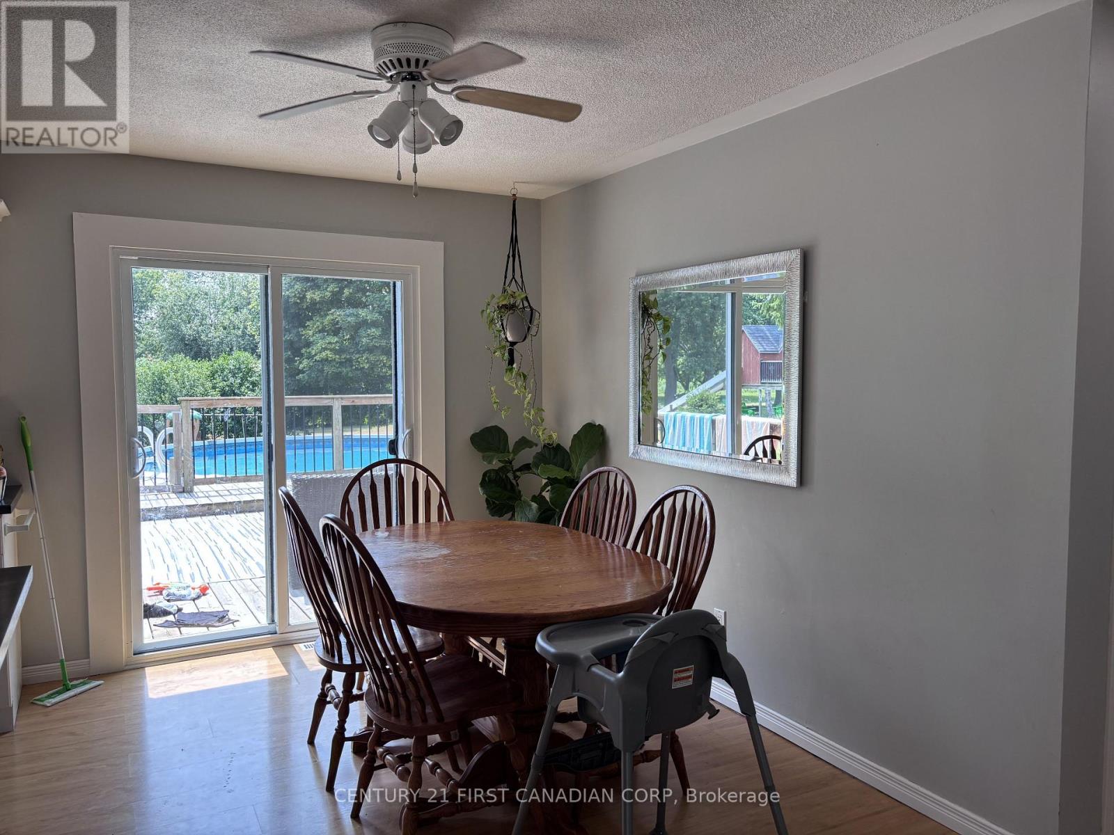8319 Goosemarsh Line, Lambton Shores, Ontario  N0M 1T0 - Photo 11 - X13622960