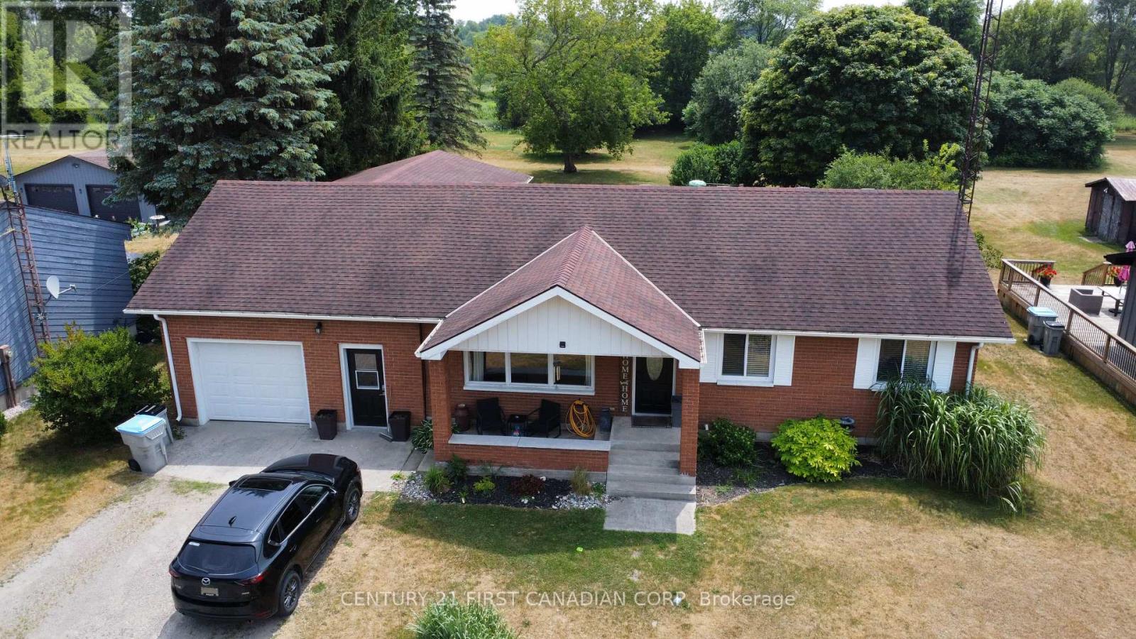 8319 Goosemarsh Line, Lambton Shores, Ontario  N0M 1T0 - Photo 6 - X13622960
