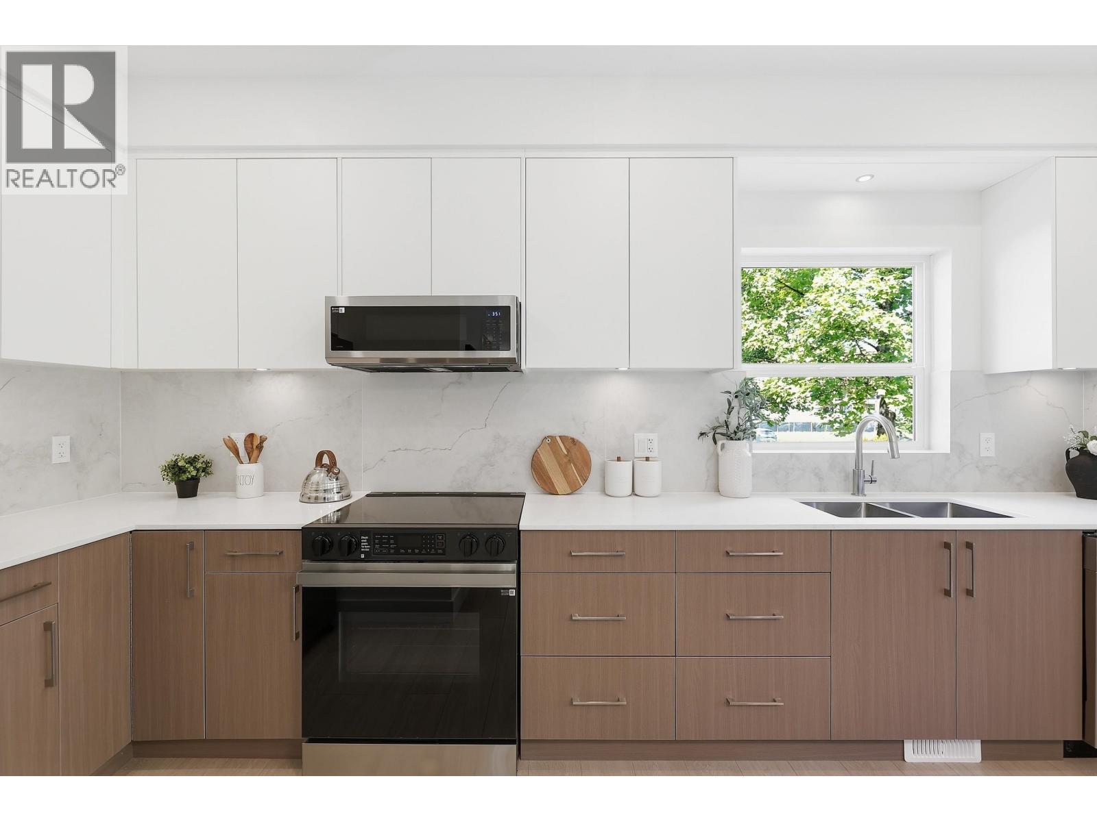 301 2427 Mary Hill Road, Port Coquitlam, British Columbia  V3C 3A9 - Photo 12 - R3103331
