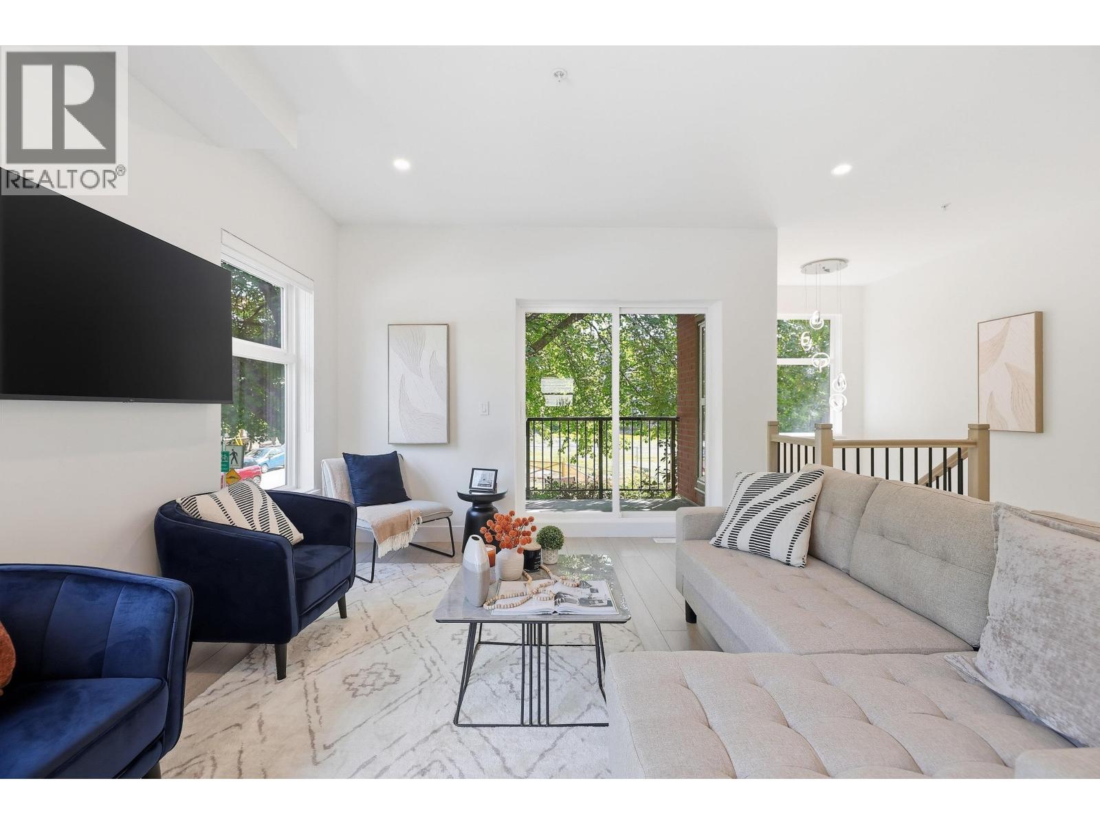 301 2427 Mary Hill Road, Port Coquitlam, British Columbia  V3C 3A9 - Photo 5 - R3103331