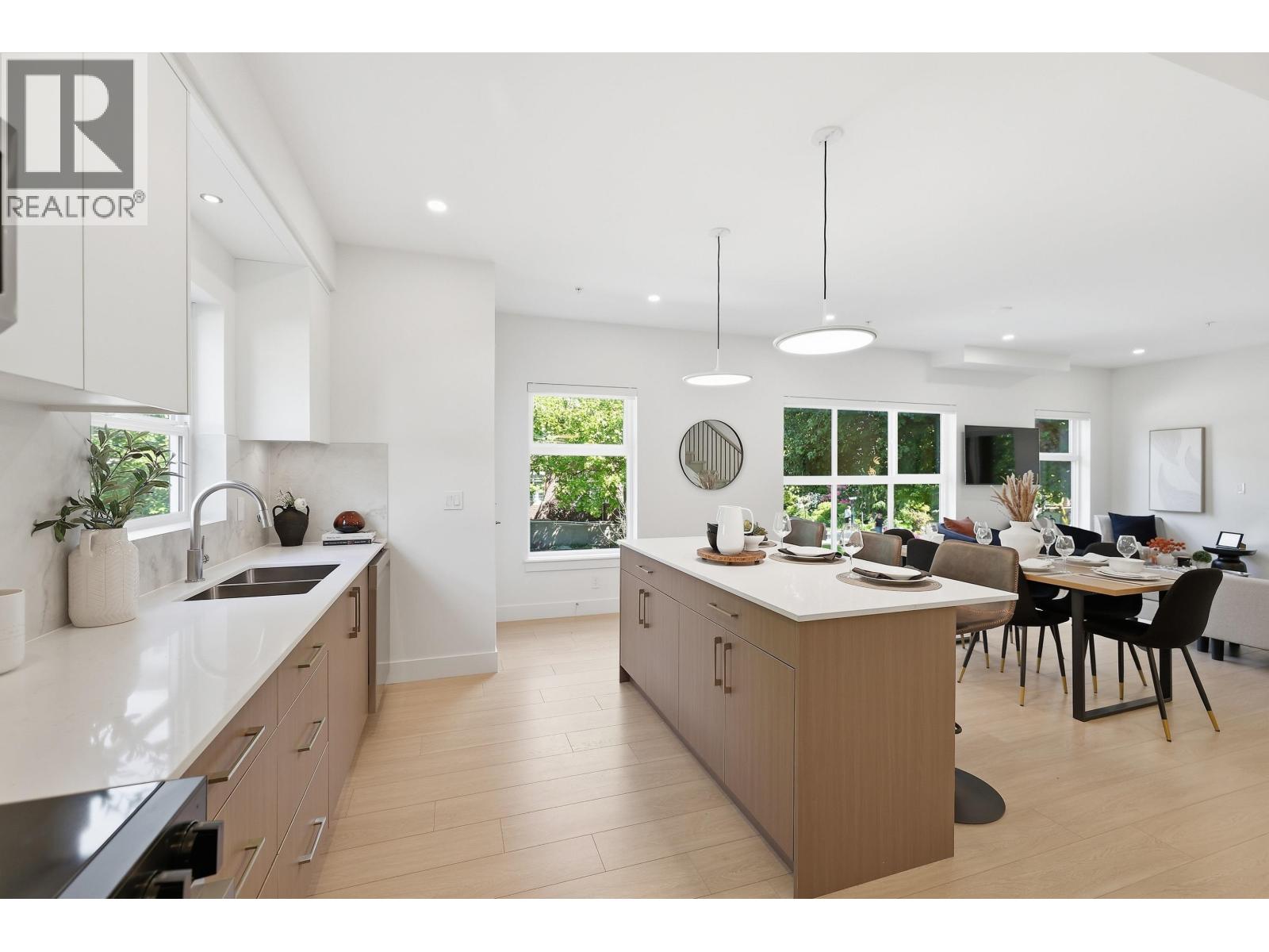 301 2427 Mary Hill Road, Port Coquitlam, British Columbia  V3C 3A9 - Photo 11 - R3103331