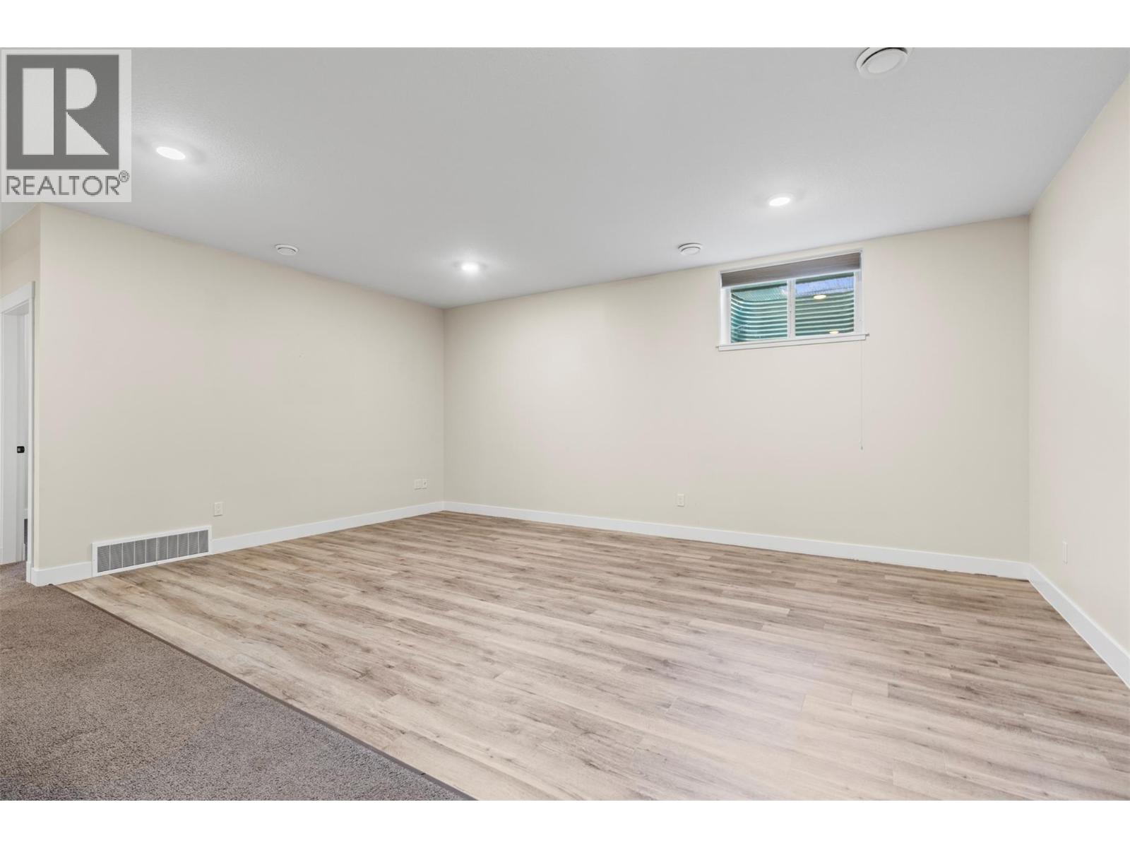 2444 York Avenue Unit# 32, Armstrong, British Columbia  V4Y 0Y3 - Photo 37 - 10390199