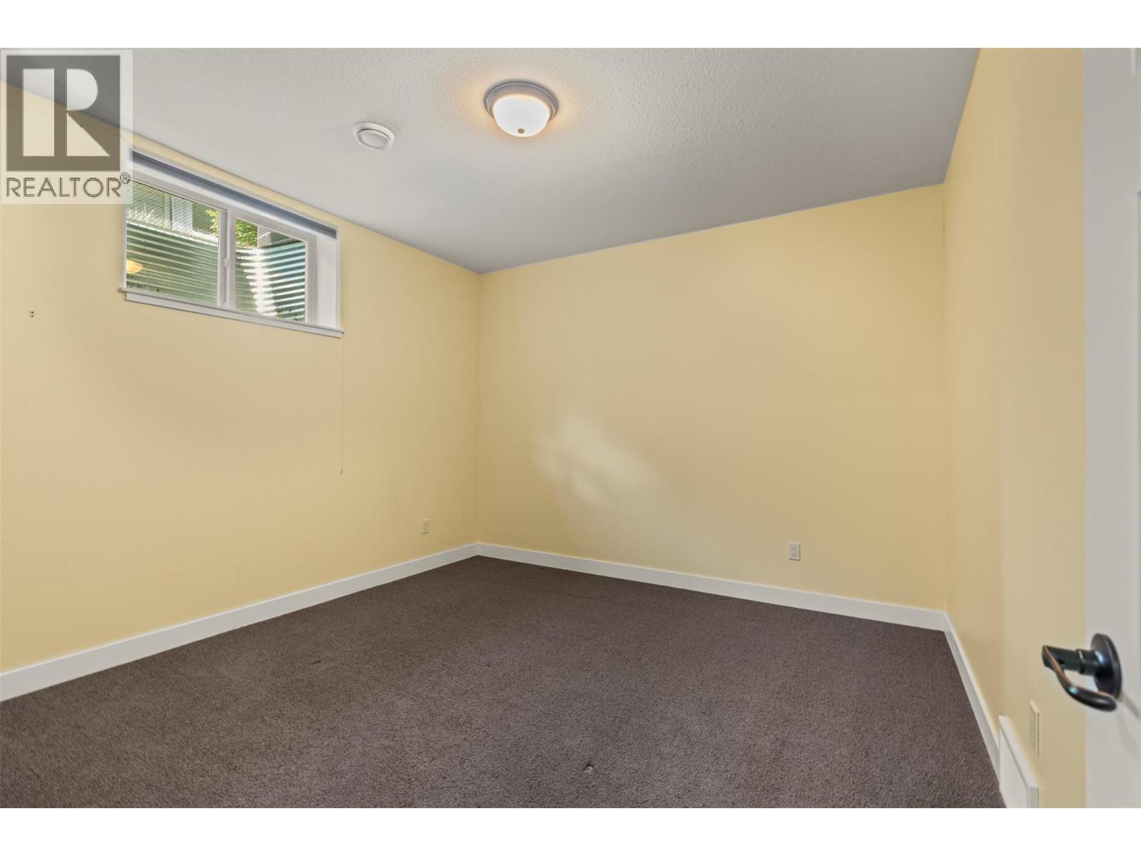 2444 York Avenue Unit# 32, Armstrong, British Columbia  V4Y 0Y3 - Photo 38 - 10390199