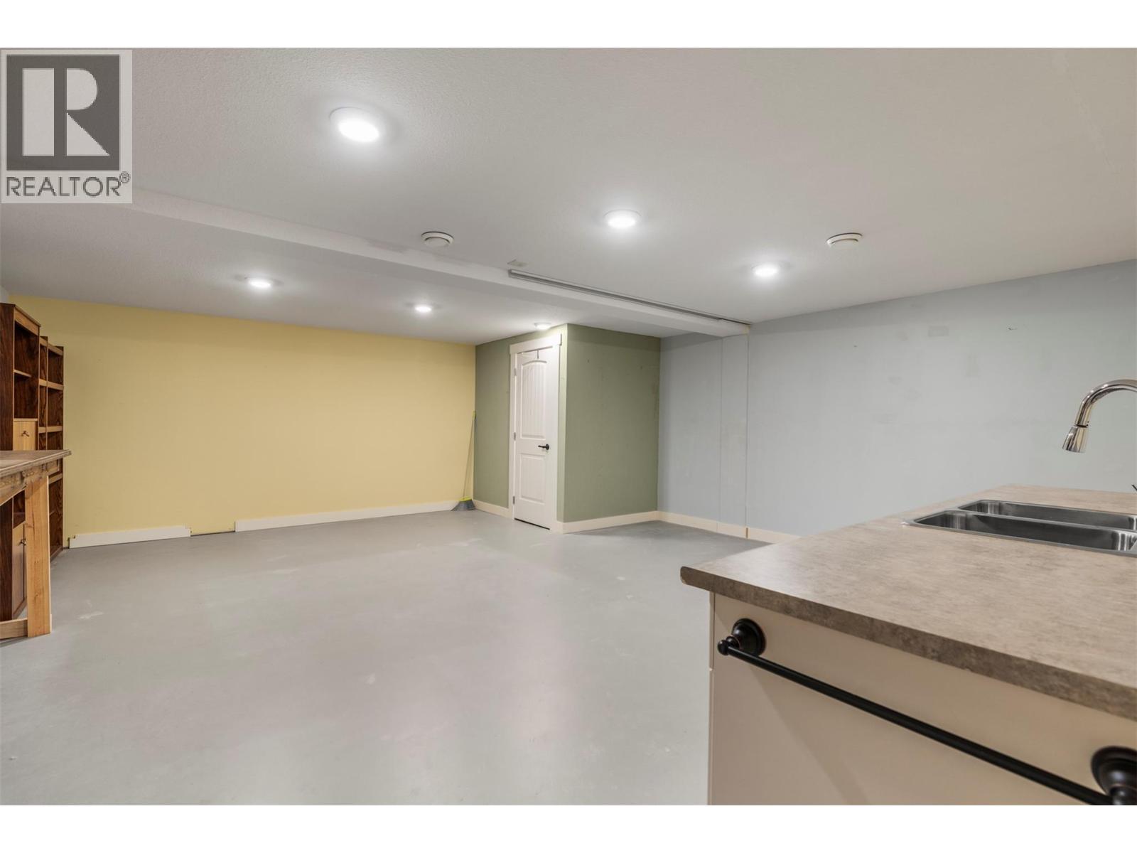 2444 York Avenue Unit# 32, Armstrong, British Columbia  V4Y 0Y3 - Photo 46 - 10390199