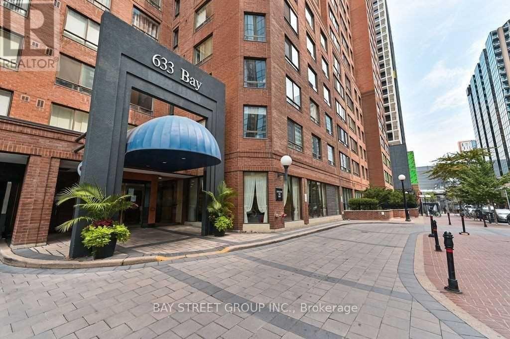 1202 - 633 BAY STREET, Toronto, Ontario