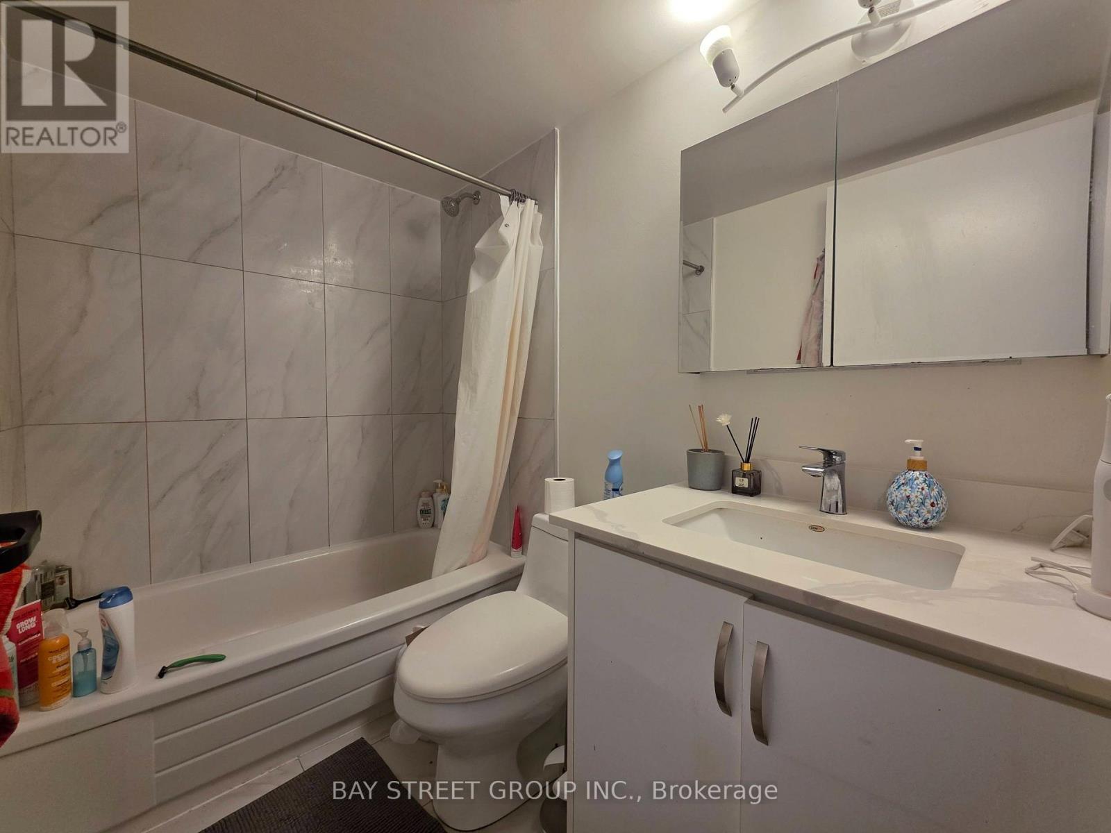 1202 - 633 Bay Street, Toronto, Ontario  M5G 2G4 - Photo 14 - C13623002