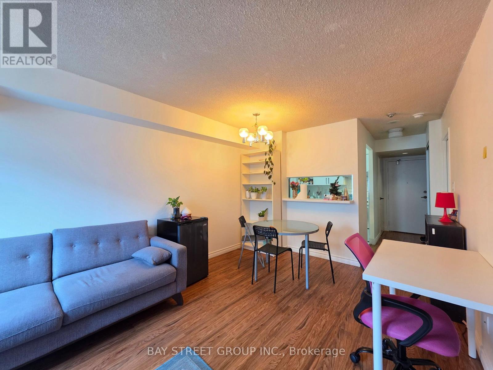 1202 - 633 Bay Street, Toronto, Ontario  M5G 2G4 - Photo 2 - C13623002