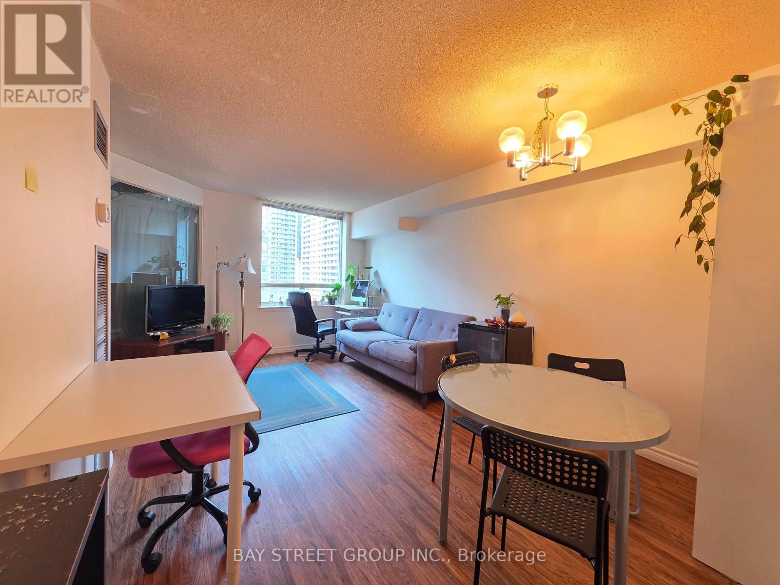 1202 - 633 Bay Street, Toronto, Ontario  M5G 2G4 - Photo 3 - C13623002