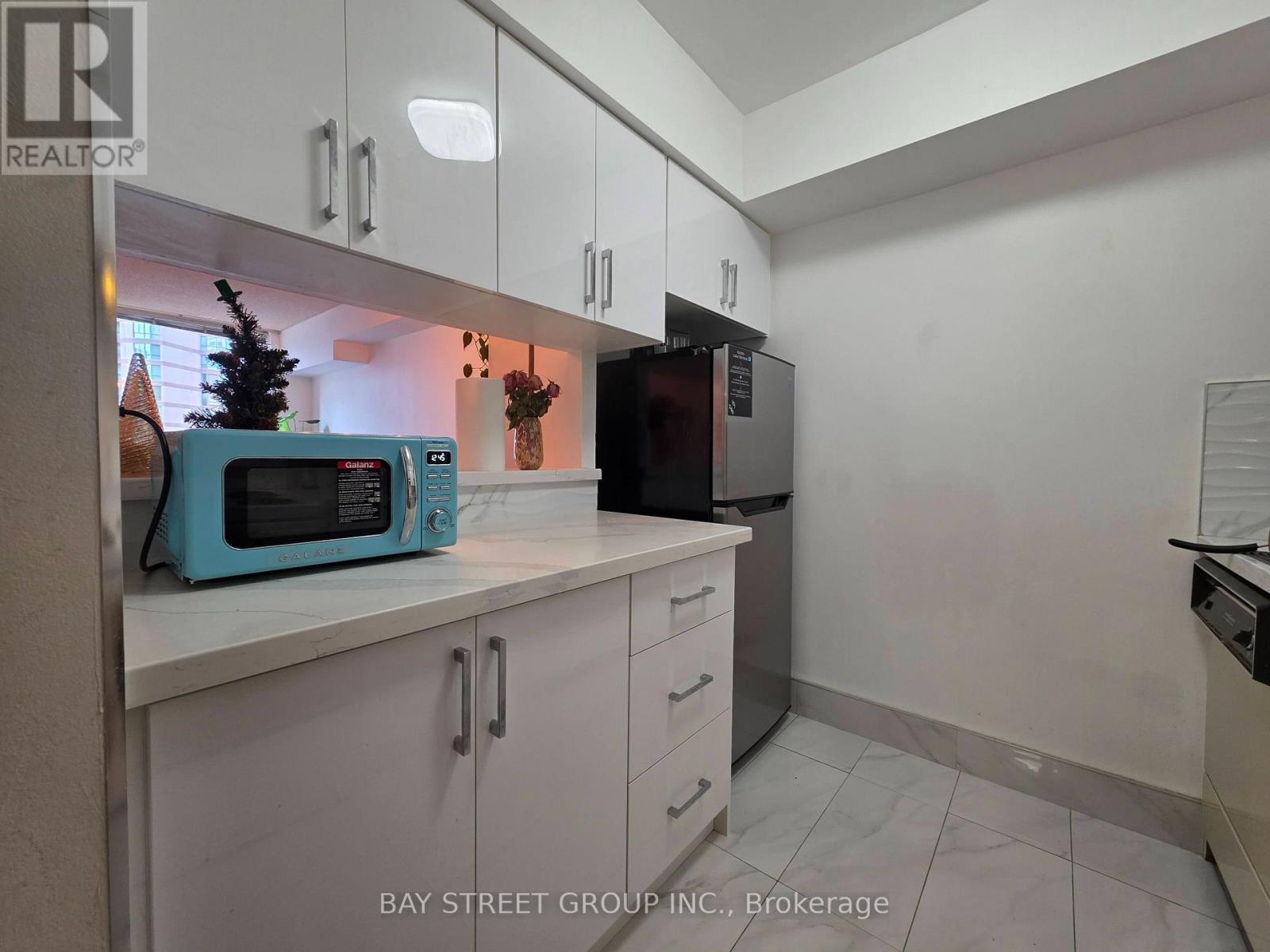 1202 - 633 Bay Street, Toronto, Ontario  M5G 2G4 - Photo 6 - C13623002