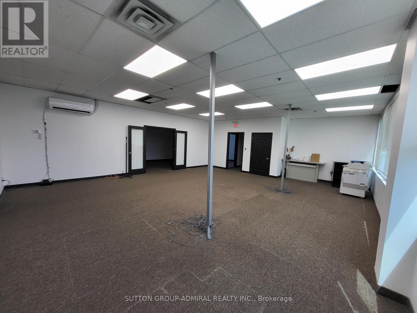 203 - 385 Connie Crescent, Vaughan, Ontario L4K 5R2 - Photo 4 - N13622966