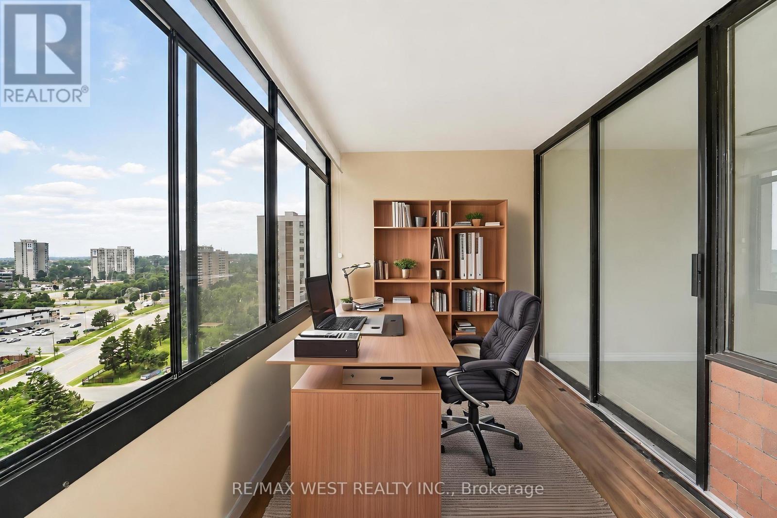 1604 - 18 Knightsbridge Road, Brampton, Ontario  L6T 3X5 - Photo 4 - W13623000