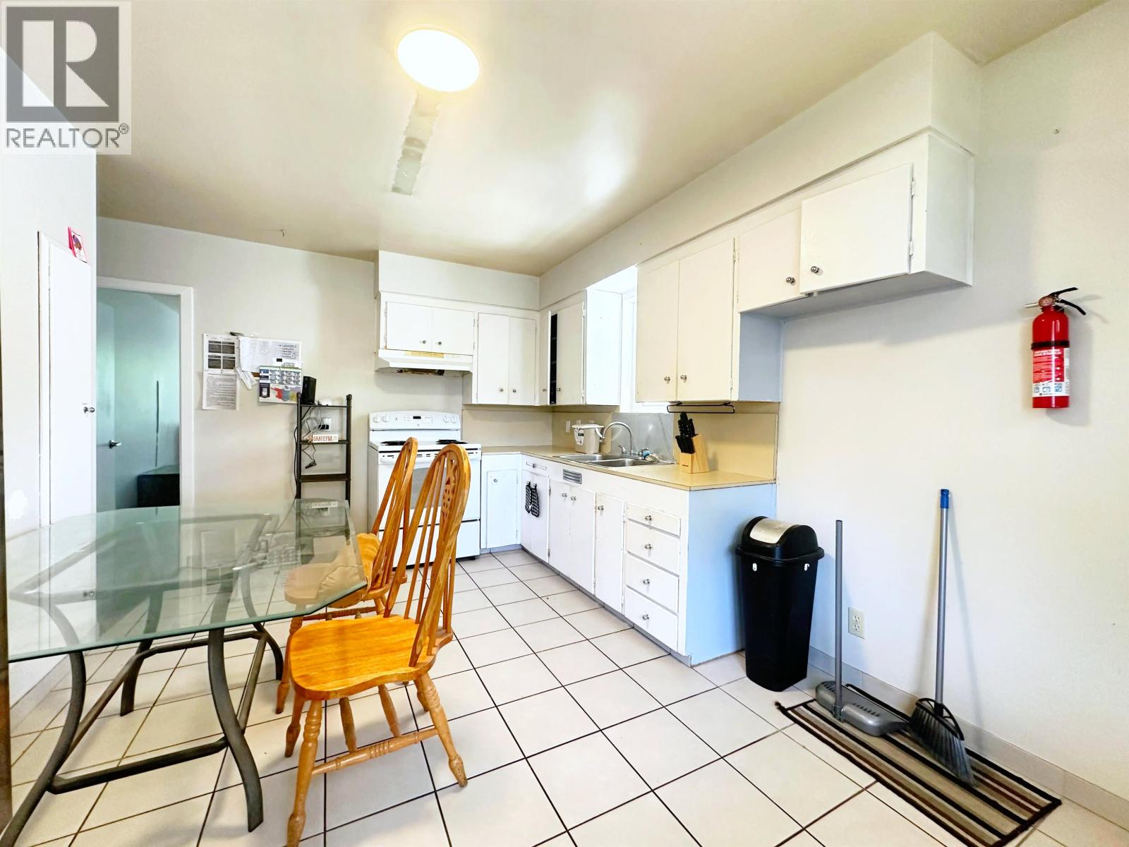 3416 Monmouth Avenue, Vancouver, British Columbia  V5R 5R9 - Photo 10 - R3137356