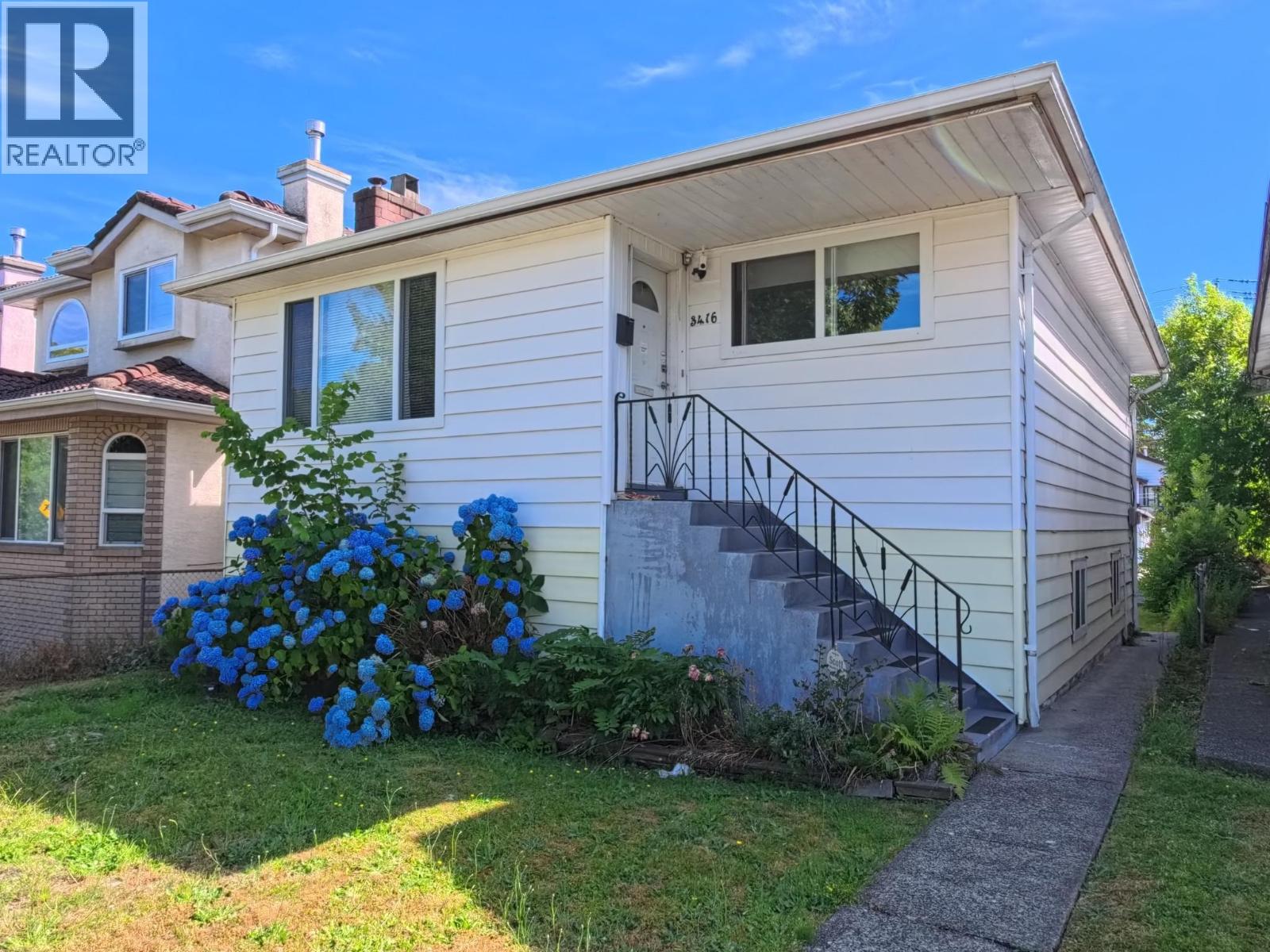 3416 Monmouth Avenue, Vancouver, British Columbia  V5R 5R9 - Photo 3 - R3137356