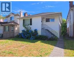3416 MONMOUTH AVENUE, Vancouver, British Columbia
