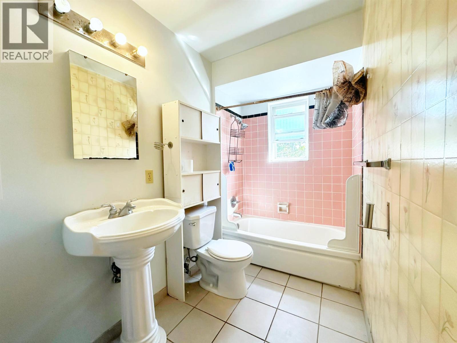 3416 Monmouth Avenue, Vancouver, British Columbia  V5R 5R9 - Photo 13 - R3137356