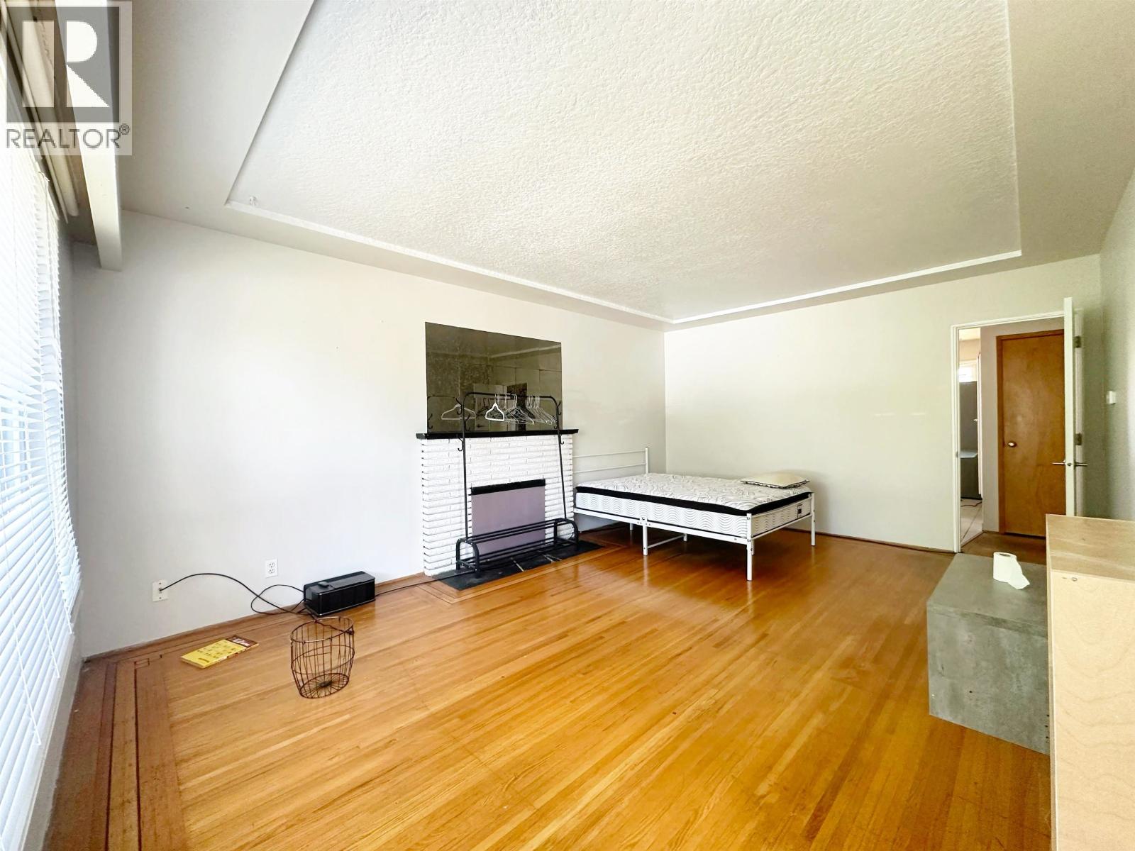 3416 Monmouth Avenue, Vancouver, British Columbia  V5R 5R9 - Photo 6 - R3137356