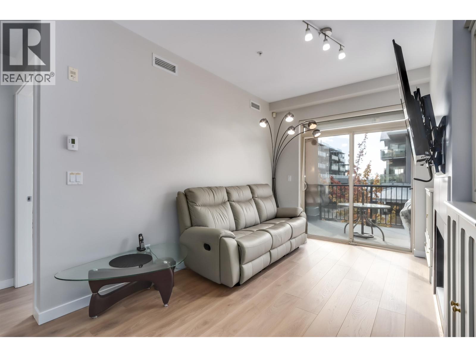 204 6077 London Road, Richmond, British Columbia  V7E 0A7 - Photo 6 - R3151228