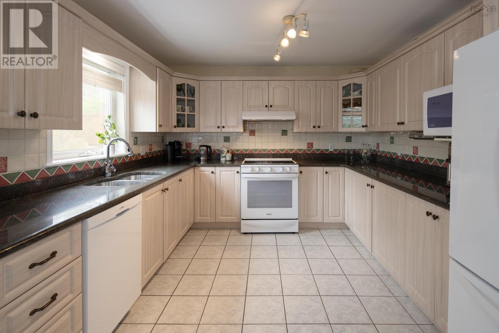 10 Blanchard Crescent, Bedford, Nova Scotia  B4A 4C5 - Photo 16 - 202612565