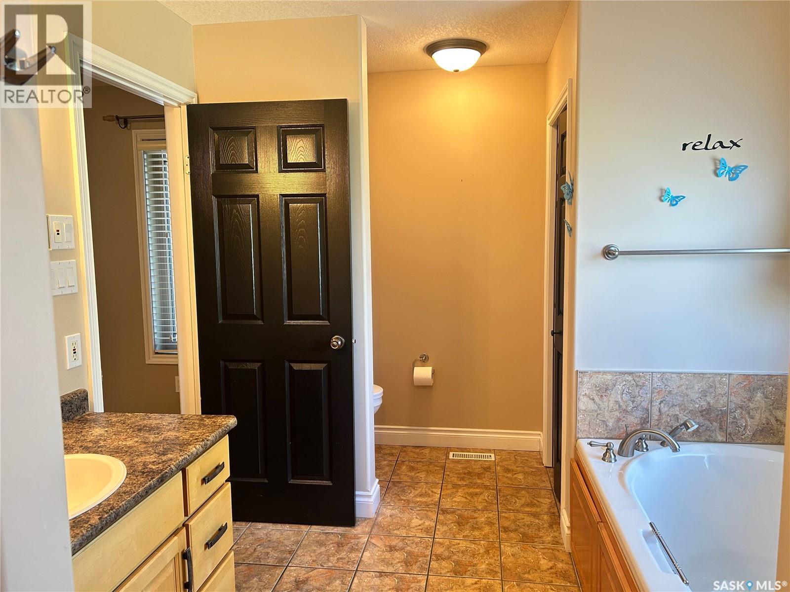 1 Telfer Bay, Prince Albert, Saskatchewan S6X 1C4 - Photo 24 - SK044117
