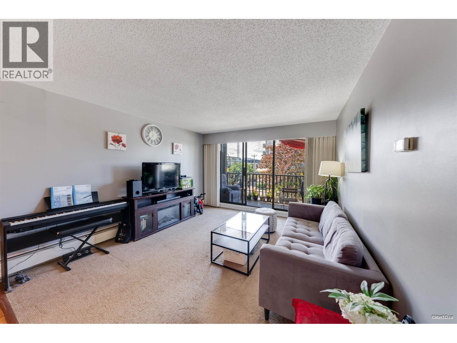 107 170 E 3rd Street, North Vancouver, British Columbia  V7L 1E6 - Photo 2 - R3150140