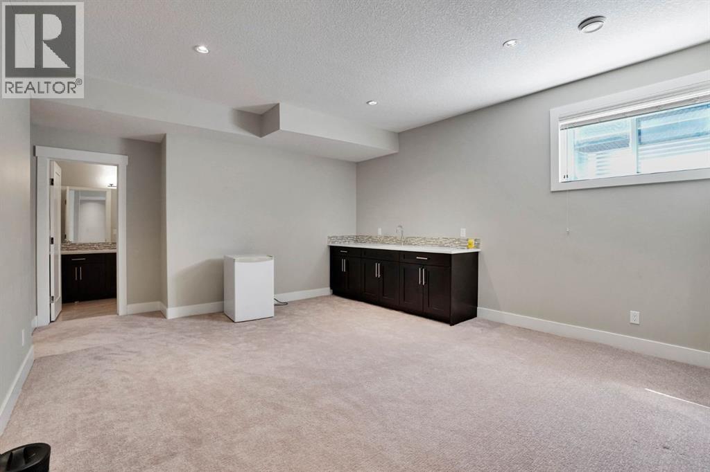 113 Kinniburgh Bay, Chestermere, Alberta  T1X 0M2 - Photo 37 - A2329091