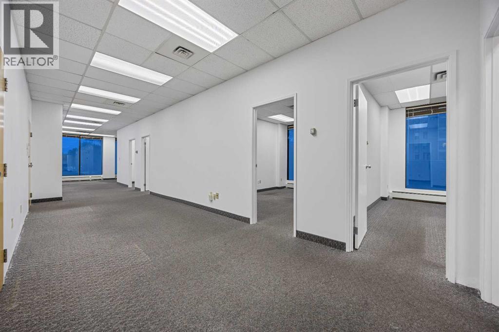 204, 4603 Varsity Drive NW, Calgary, Alberta  T3A 2V7 - Photo 4 - A2329697