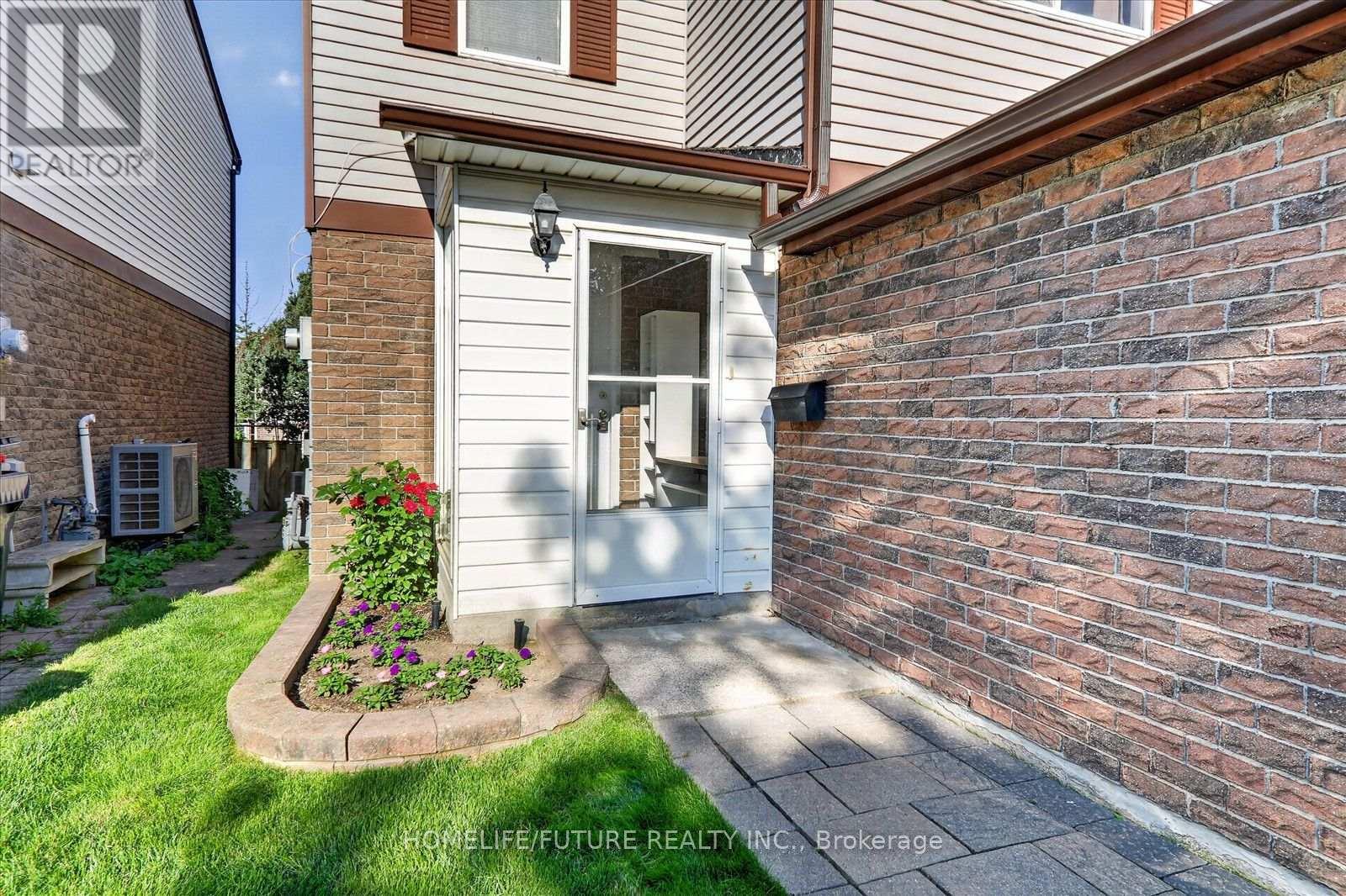 77 Muirlands Drive, Toronto, Ontario  M1V 2B3 - Photo 5 - E13623074
