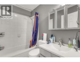 1675 Thayer Court Unit# 1, Kelowna, British Columbia  V1Y 8M2 - Photo 24 - 10396337